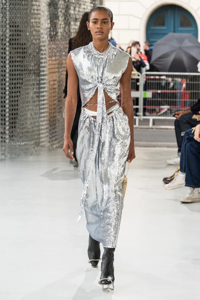 Look 4